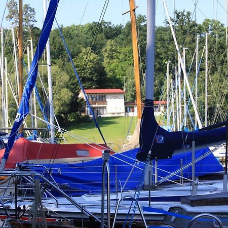 Yacht Club Barrandov Hotel Kožlí u Orlíka Exterior foto