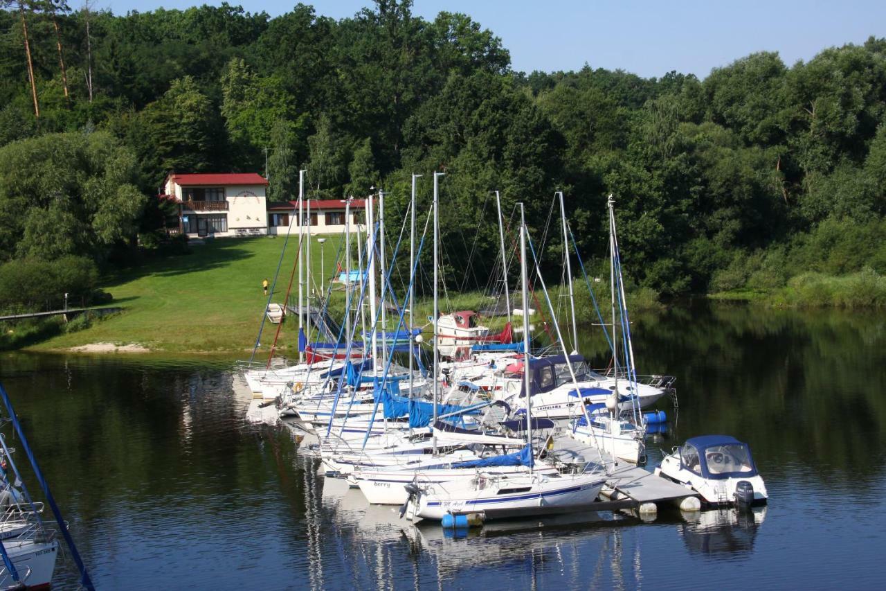 Yacht Club Barrandov Hotel Kožlí u Orlíka Exterior foto